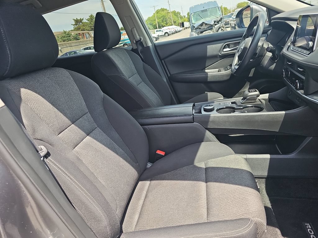 Used 2024 Nissan Rogue SV AWD/4WD image 10