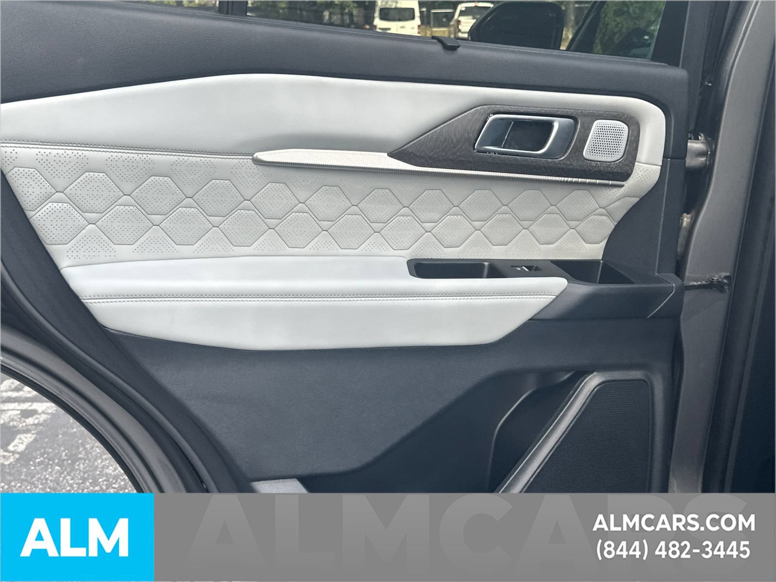 Certified 2025 Ford Explorer Platinum w/ Ultimate Package AWD/4WD image 24