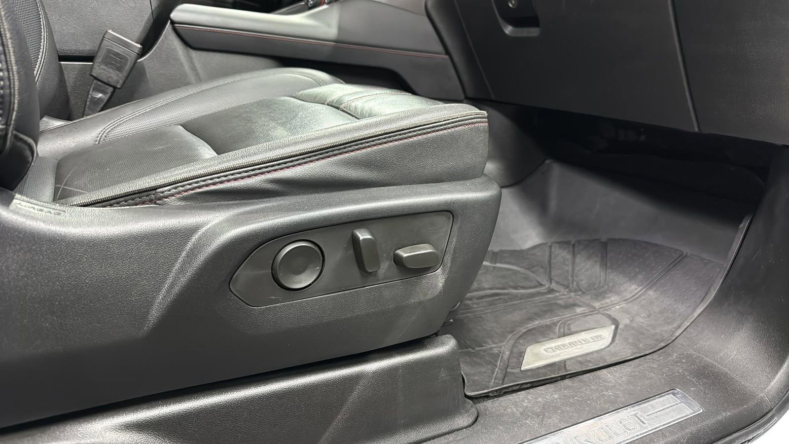 Used 2023 Chevrolet Tahoe RST w/ Luxury Package image 25