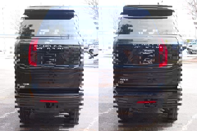 Certified 2025 Ford Expedition Active image 4