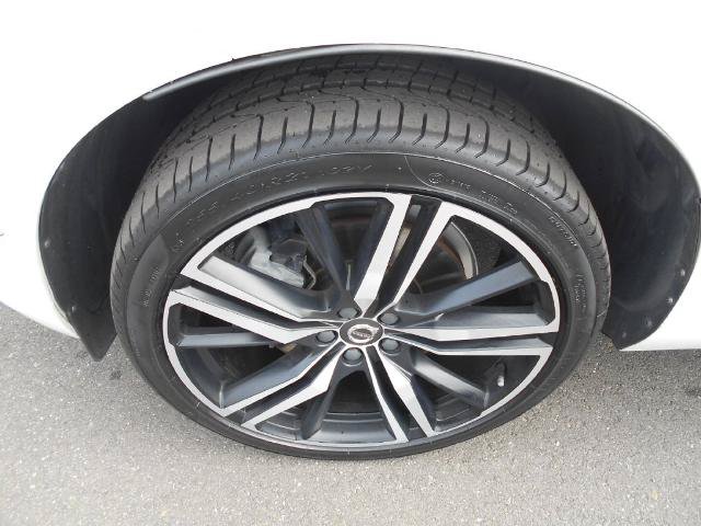 Used 2020 Volvo XC60 T6 R-Design w/ Protection Package Premier AWD/4WD image 18