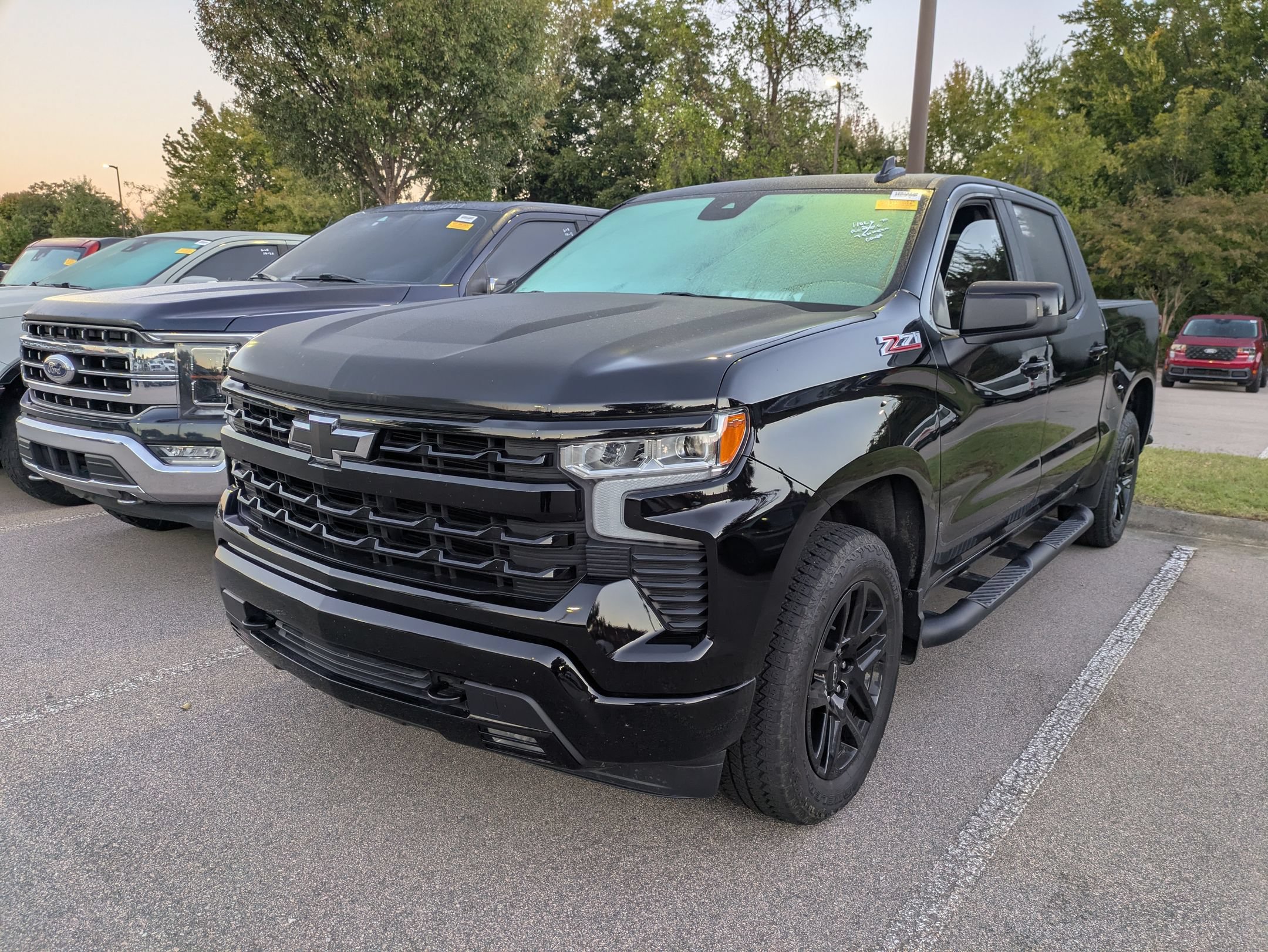 Used 2024 Chevrolet Silverado 1500 RST w/ Z71 Off-Road Package AWD/4WD image 3