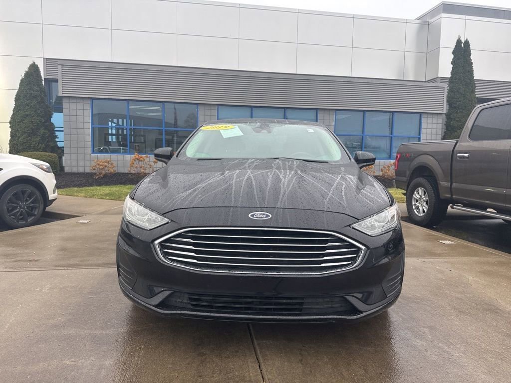 Certified 2019 Ford Fusion SE image 2