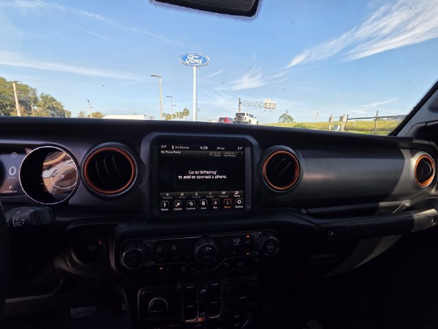 Used 2021 Jeep Gladiator Mojave w/ Dual Top Group AWD/4WD image 16