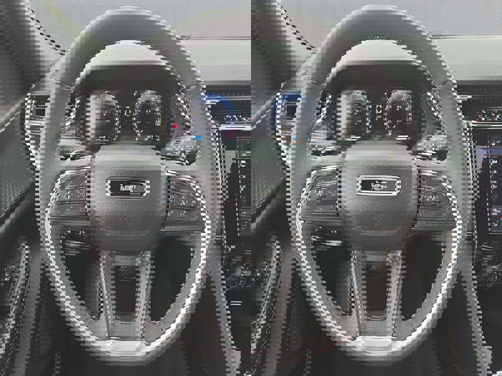 Used 2023 Jeep Grand Cherokee L Laredo image 13