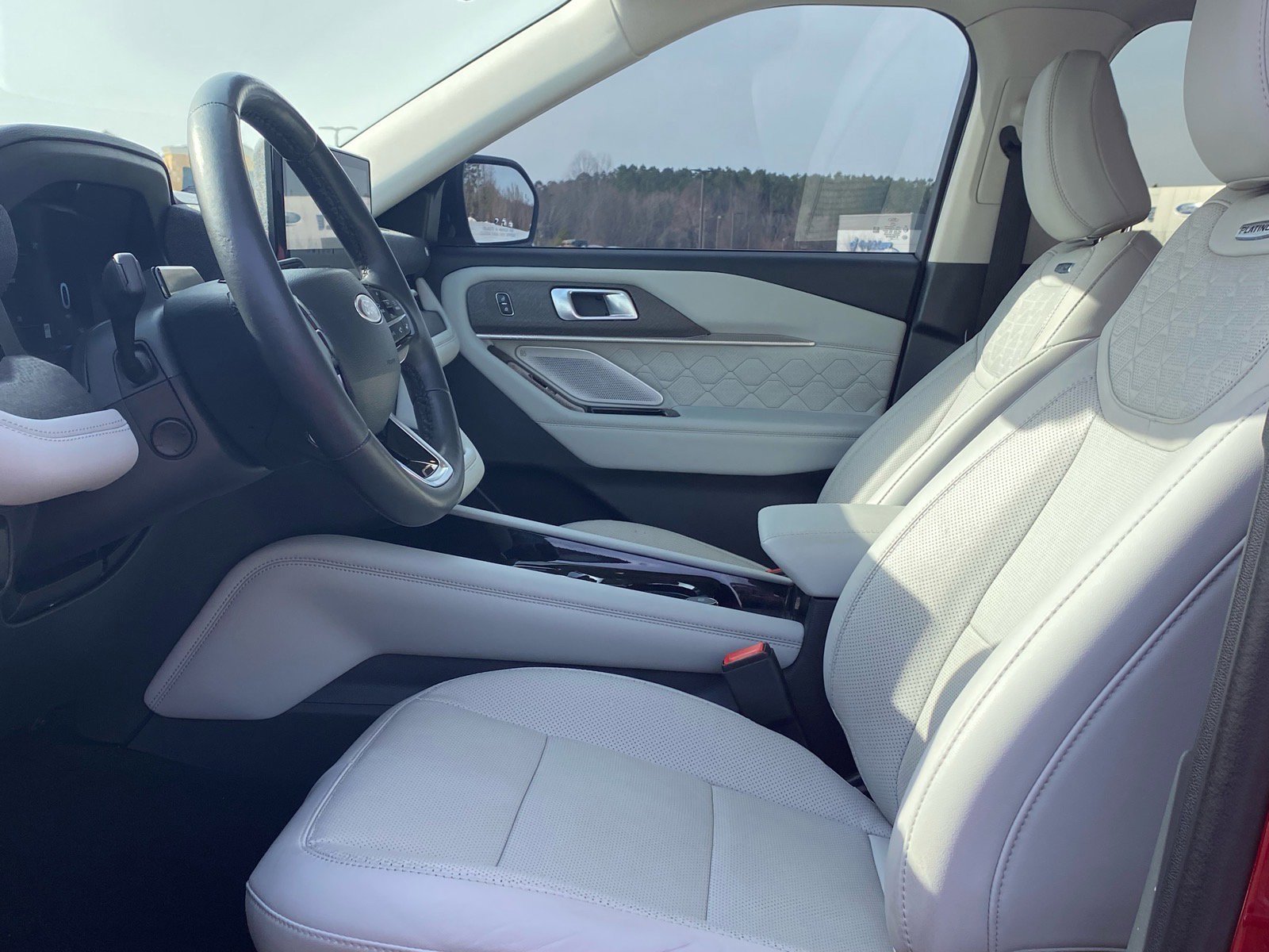 Certified 2025 Ford Explorer Platinum w/ Ultimate Package image 13