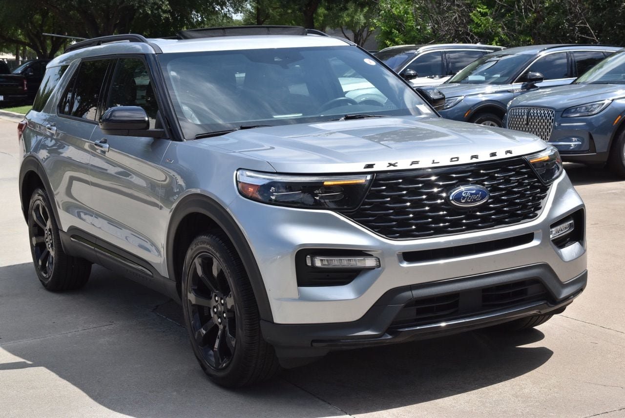 Certified 2024 Ford Explorer ST-Line w/ Class IV Trailer Tow Package AWD/4WD image 4
