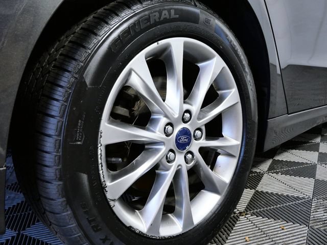 Certified 2017 Ford Fusion SE w/ Fusion SE Technology Package FWD image 8