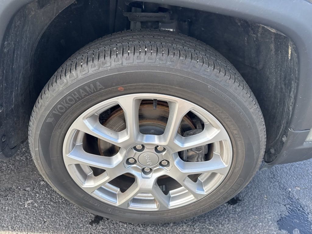 Used 2023 Jeep Compass Latitude image 48