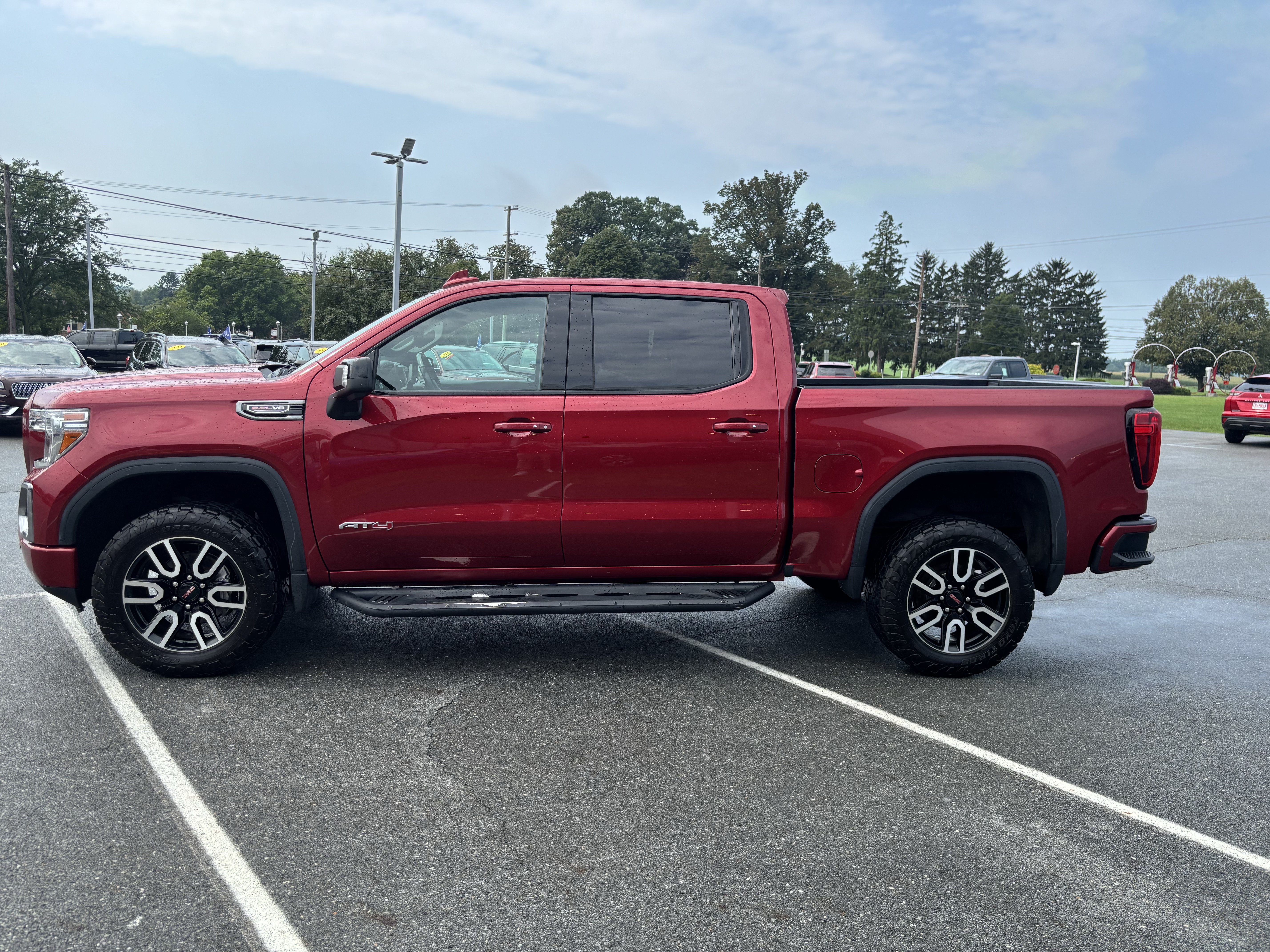 Used 2020 GMC Sierra 1500 AT4 w/ AT4 Premium Package AWD/4WD image 4