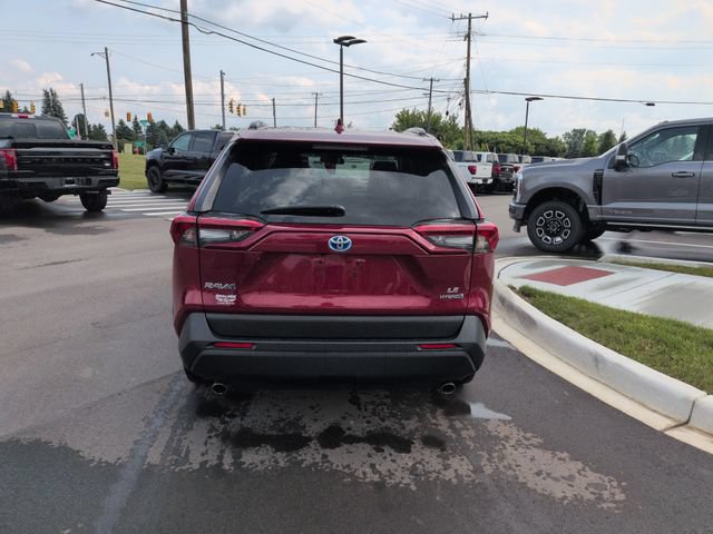 Used 2019 Toyota RAV4 LE w/ Carpet Mat Package AWD/4WD image 4