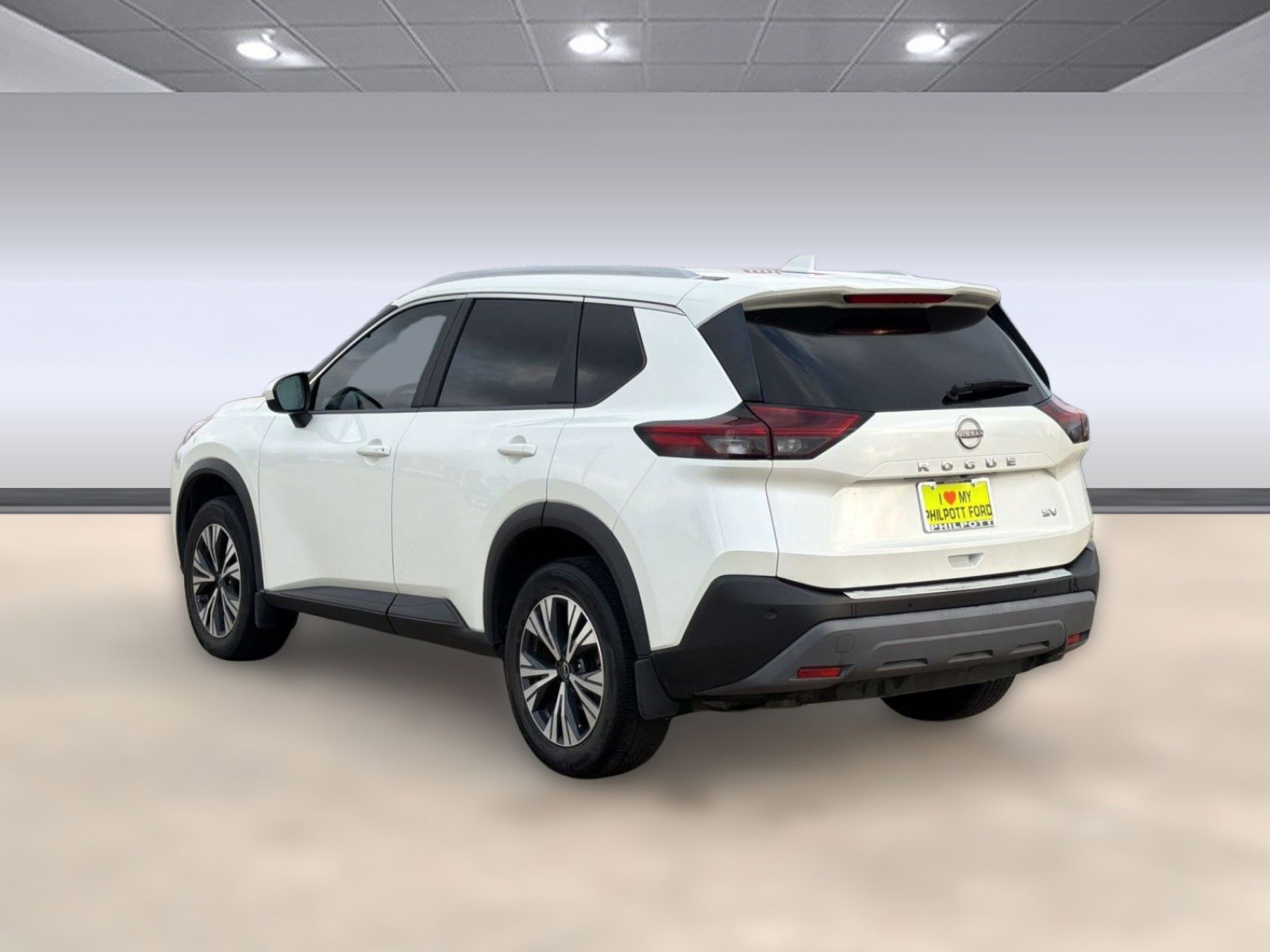 Used 2023 Nissan Rogue SV w/ SV Premium B Package FWD image 3