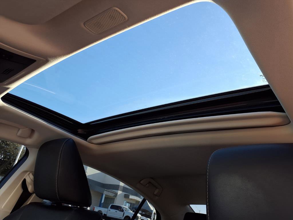 Used 2023 Lexus ES 350 image 13