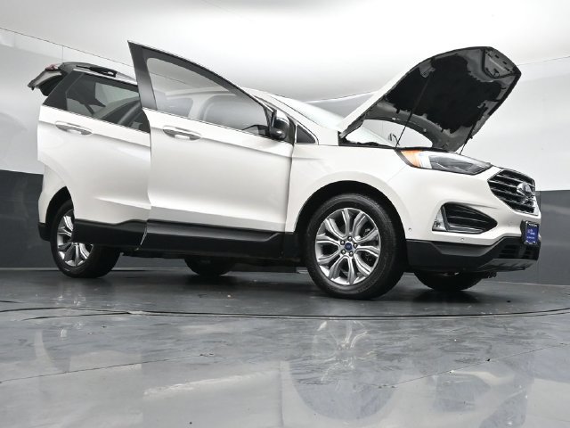 Certified 2019 Ford Edge Titanium w/ Equipment Group 301A AWD/4WD image 54