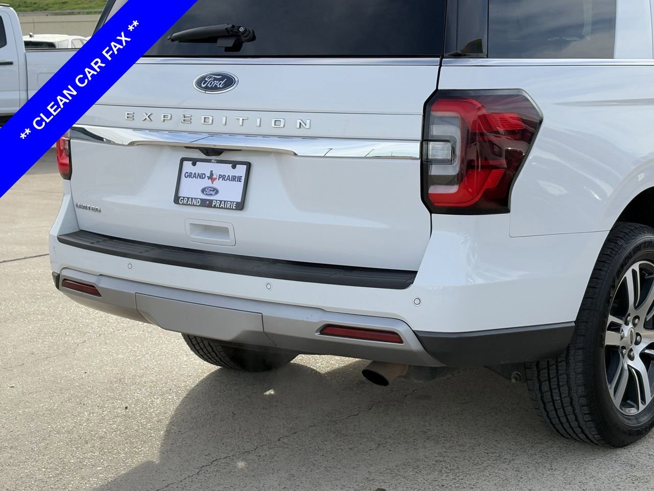 Certified 2024 Ford Expedition Limited image 9