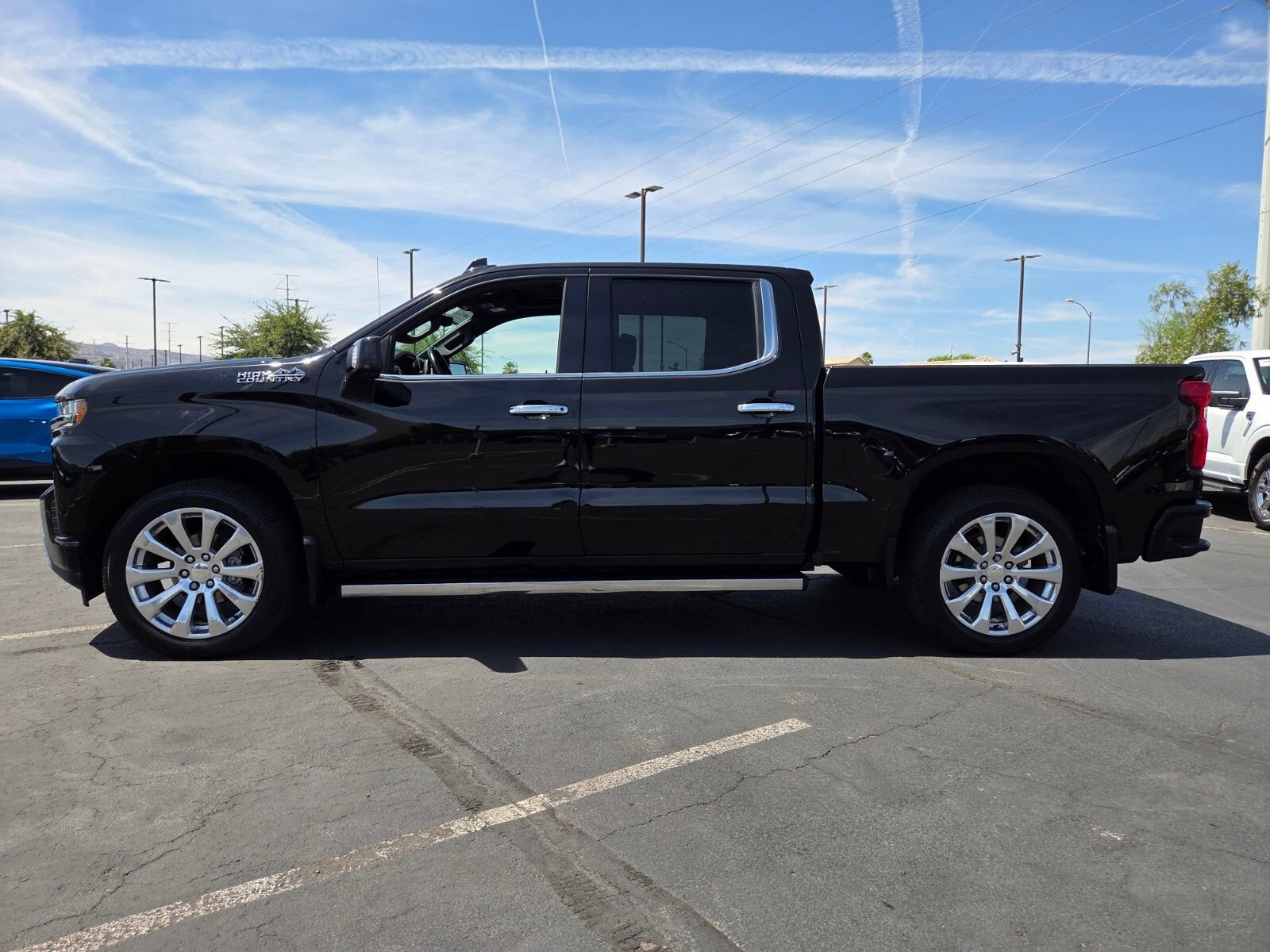 Used 2021 Chevrolet Silverado 1500 High Country w/ Technology Package AWD/4WD image 3