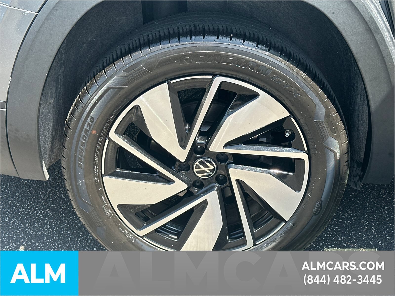 Used 2025 Volkswagen Atlas SE FWD image 20