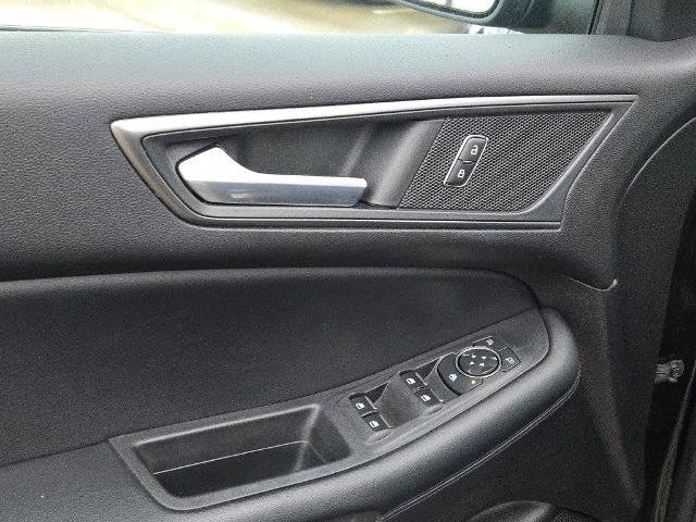Certified 2022 Ford Edge SE w/ Black Appearance Package image 18