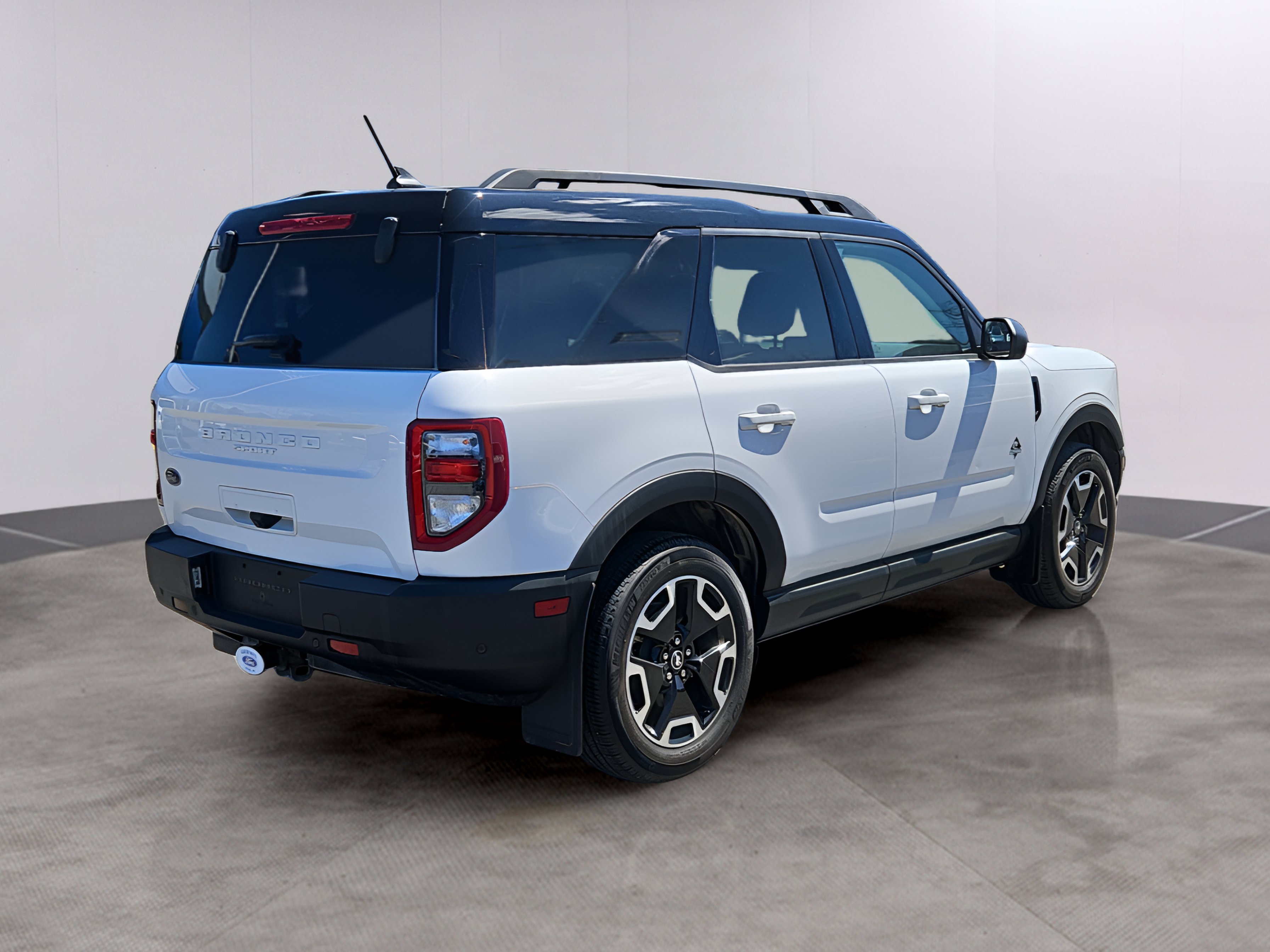 Certified 2023 Ford Bronco Sport Outer Banks w/ Tech Package AWD/4WD image 2