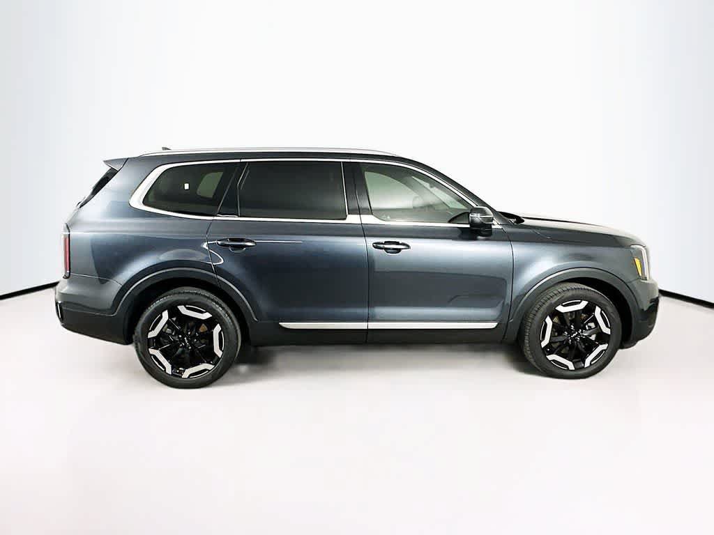 Used 2024 Kia Telluride EX w/ EX Captain's Chair Package FWD image 24
