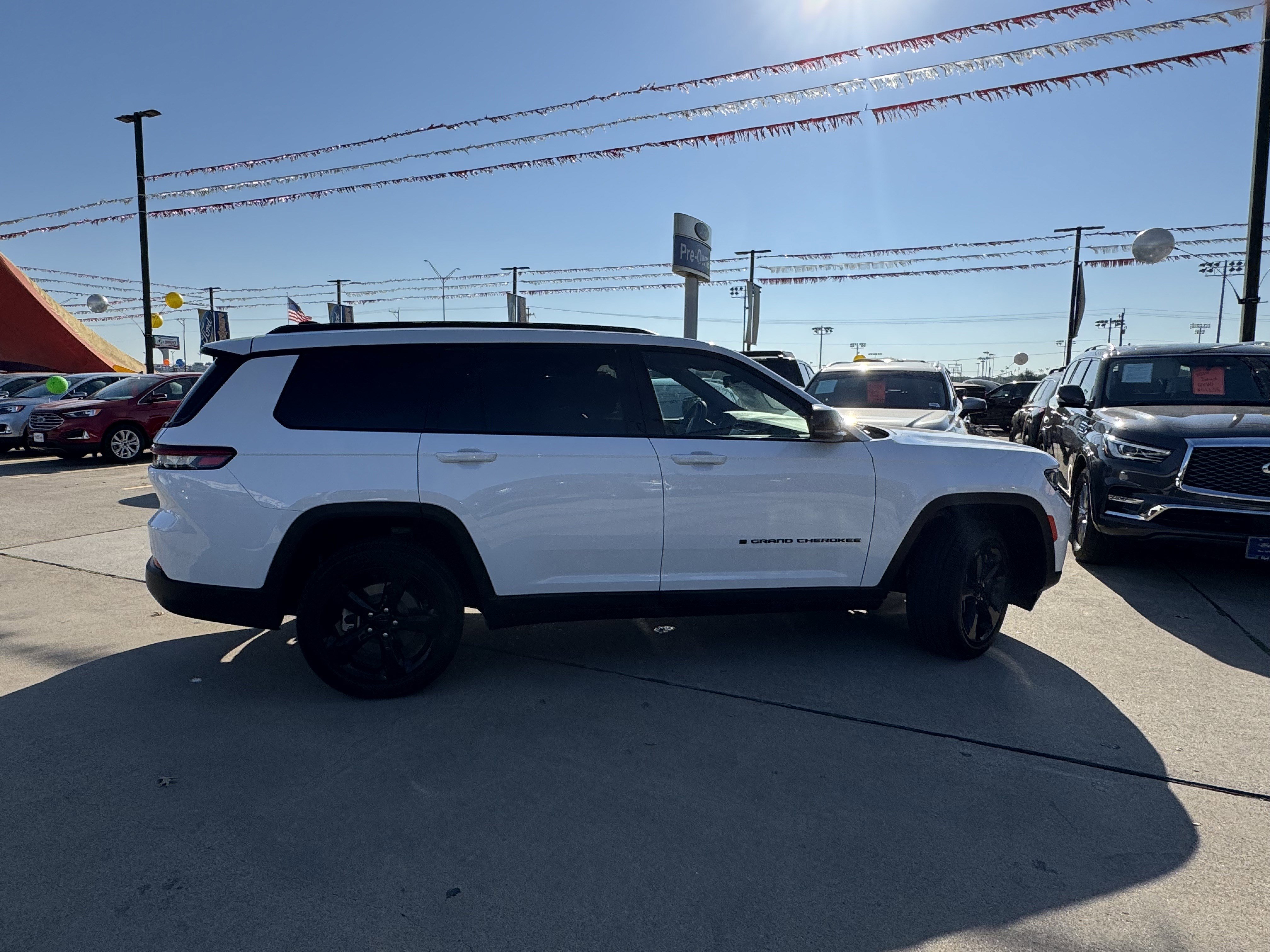 Used 2024 Jeep Grand Cherokee L Altitude image 5