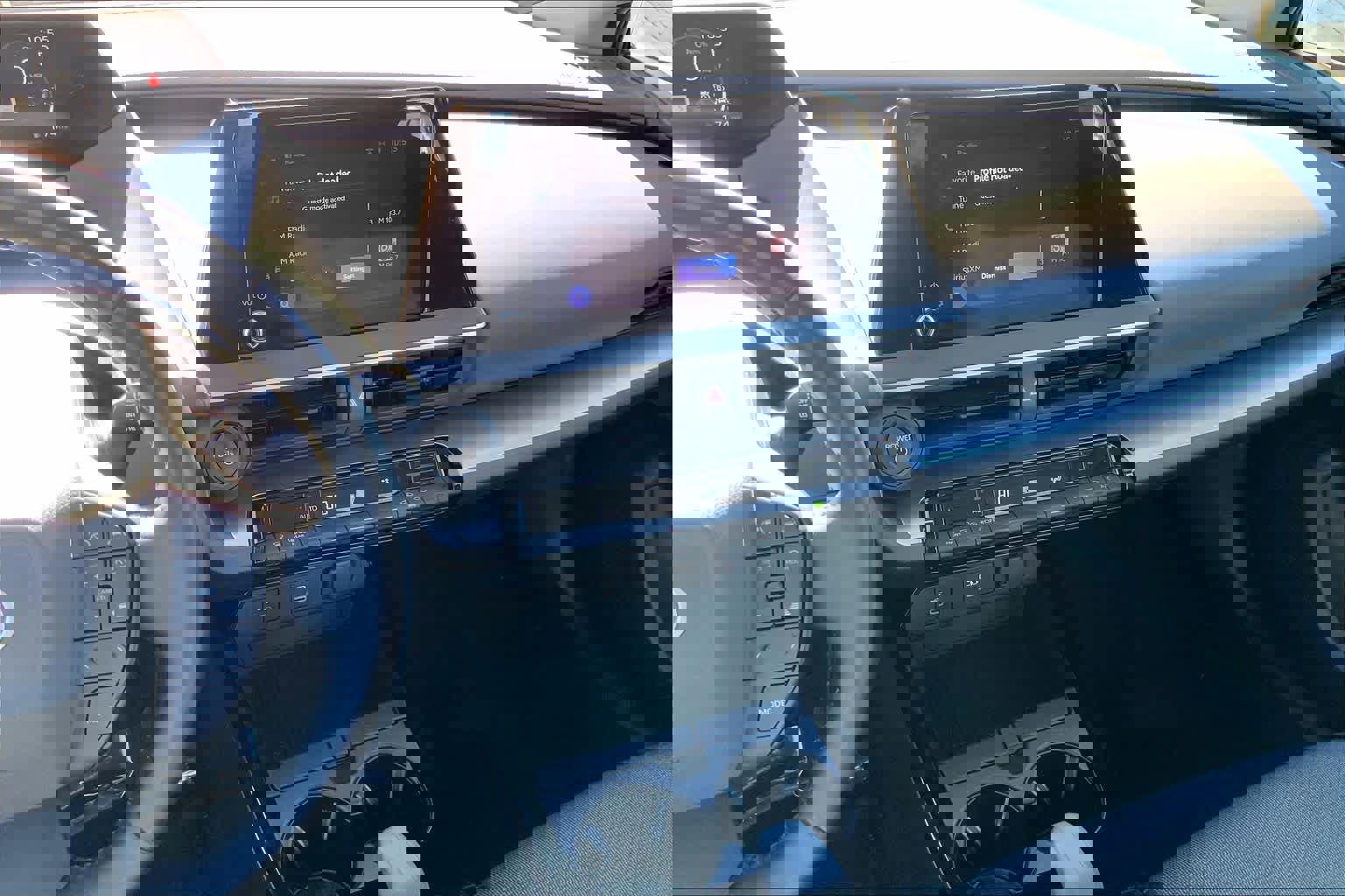 Used 2023 Toyota Prius LE image 8