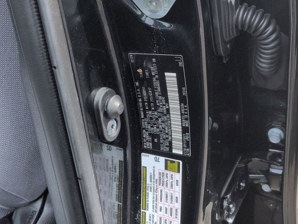 Used 2025 Toyota Corolla Cross AWD Hybrid w/ Moonroof Package image 33