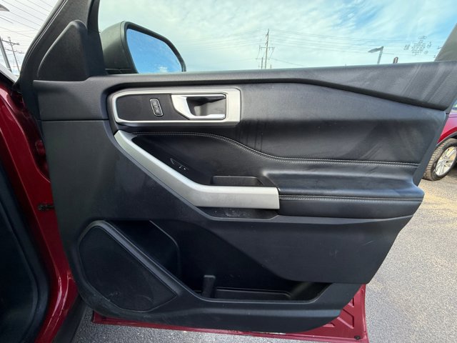 Certified 2022 Ford Explorer XLT w/ Equipment Group 202A image 30