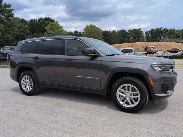 Used 2024 Jeep Grand Cherokee L Laredo RWD image 2