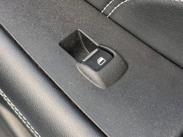 Certified 2022 Ford Edge Titanium image 36