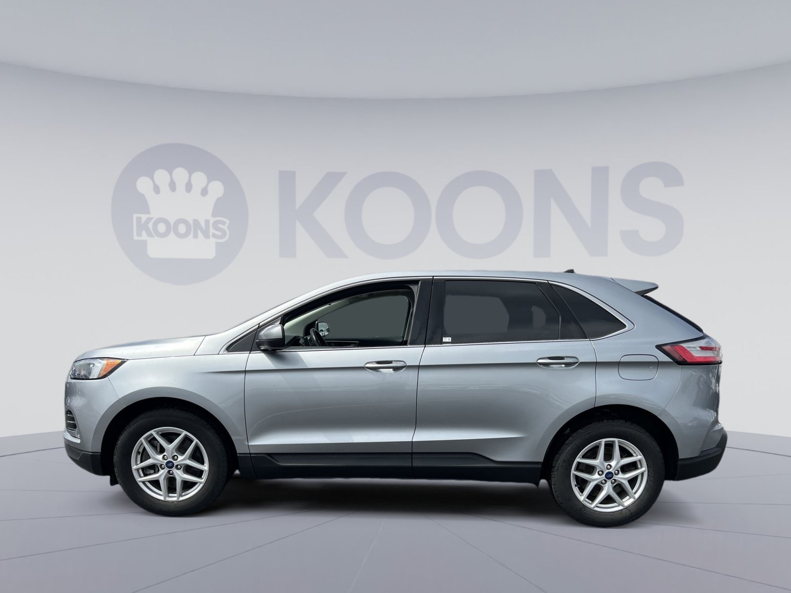 Certified 2022 Ford Edge SEL w/ Convenience Package AWD/4WD image 2