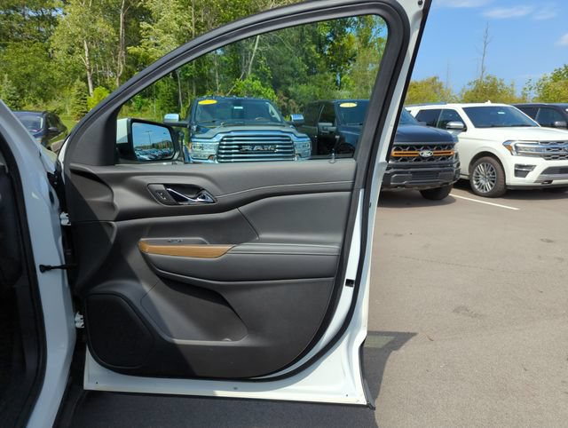 Used 2020 GMC Acadia SLE w/ Driver Convenience Package AWD/4WD image 14