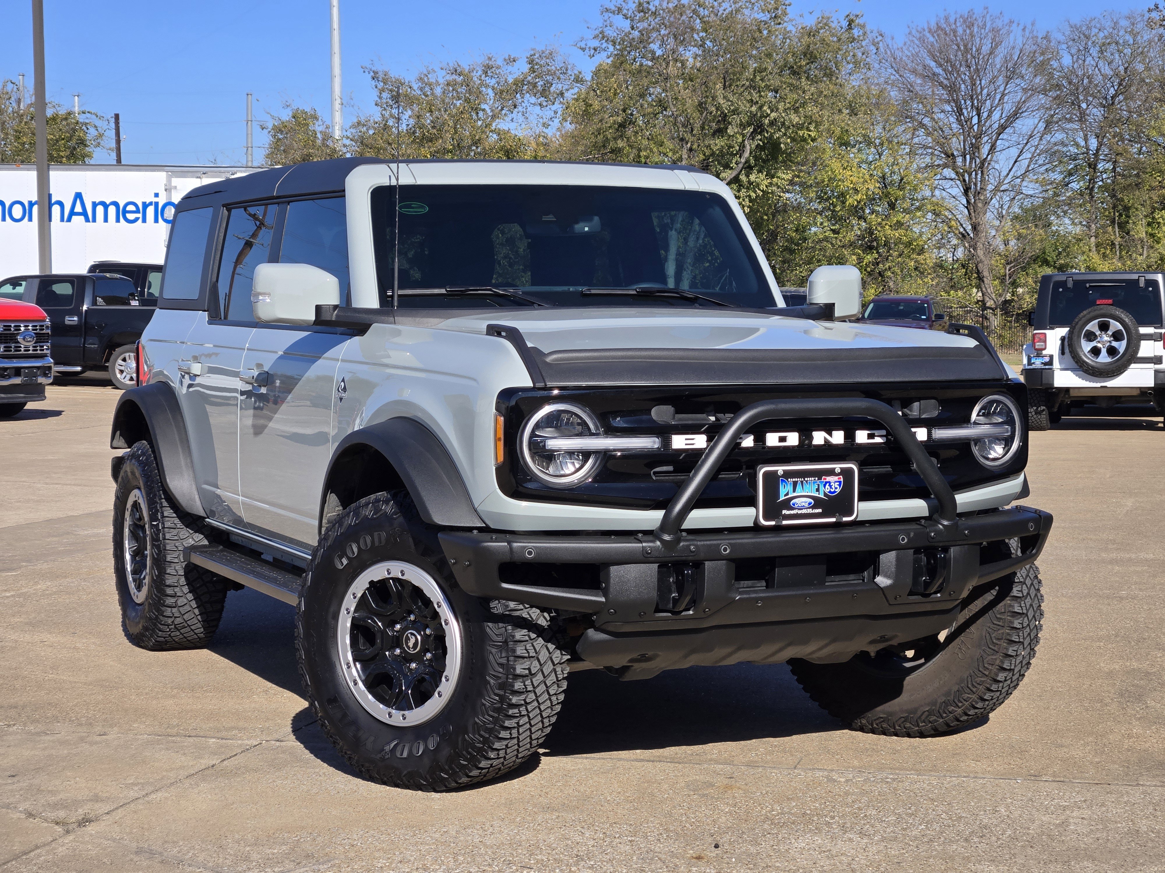Certified 2023 Ford Bronco Outer Banks w/ Sasquatch Package