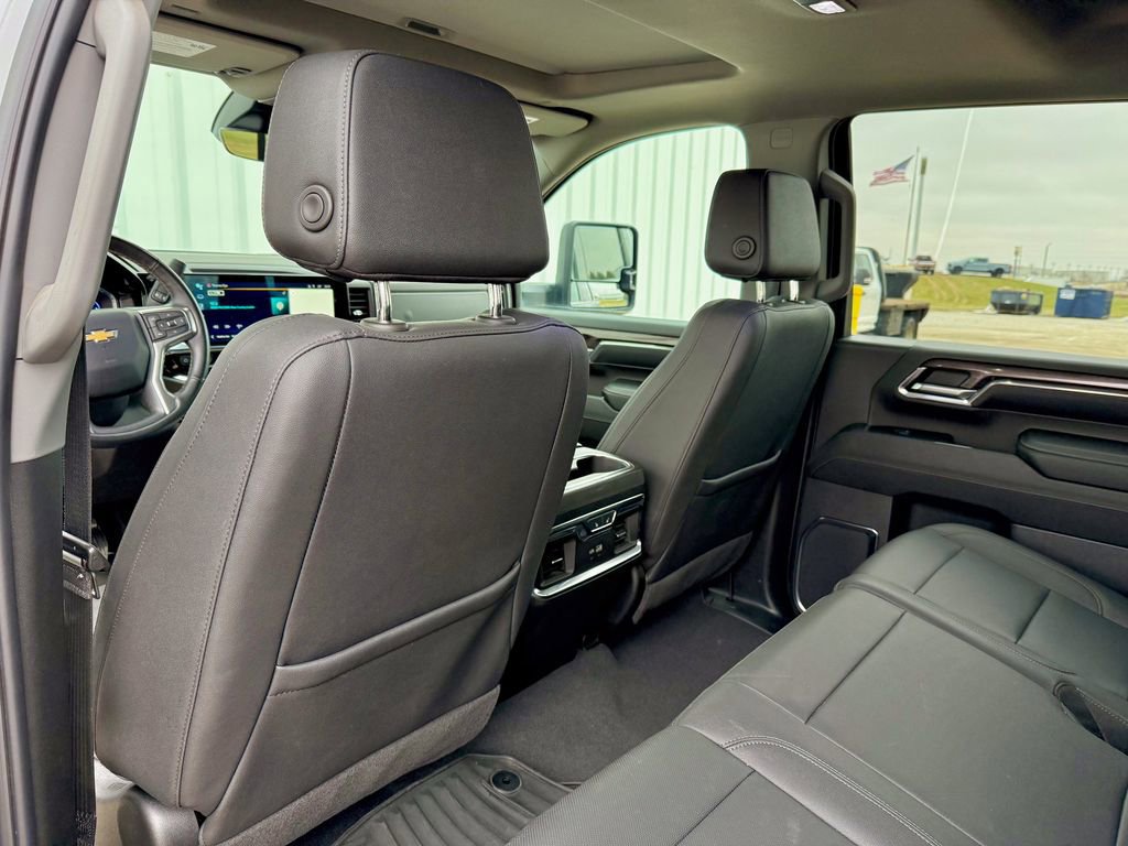 Used 2024 Chevrolet Silverado 2500 LTZ w/ LTZ Premium Package image 12