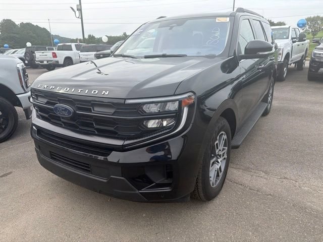 Certified 2025 Ford Expedition Active AWD/4WD image 9