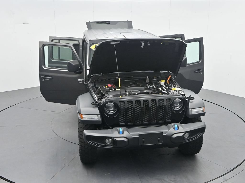 Used 2023 Jeep Wrangler Unlimited w/ Cold Weather Group AWD/4WD image 39