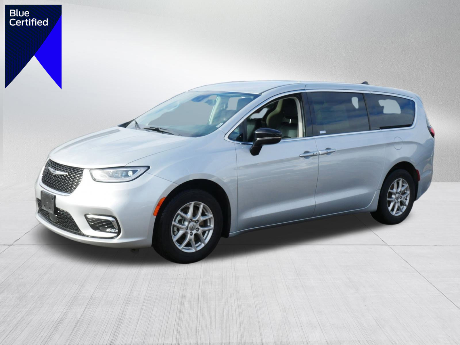 Used 2024 Chrysler Pacifica Touring-L