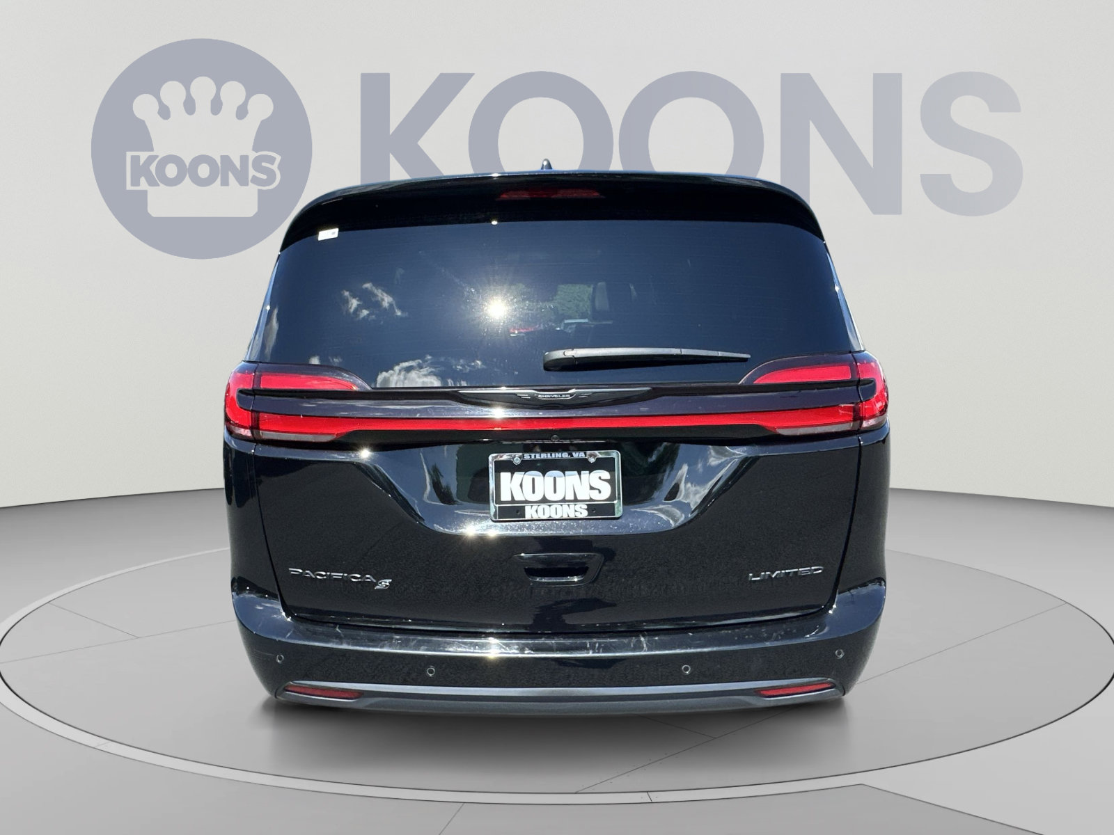 Used 2025 Chrysler Pacifica Limited FWD image 15