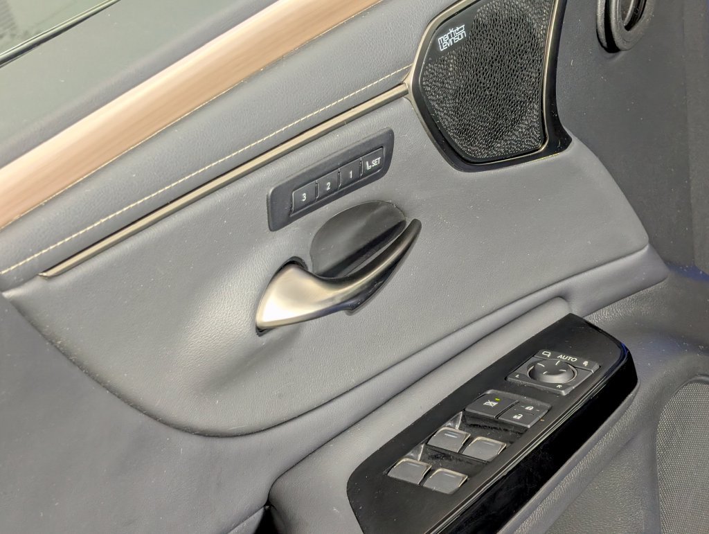 Used 2023 Lexus ES 350 F Sport w/ Accessory Package (Z2) FWD image 27