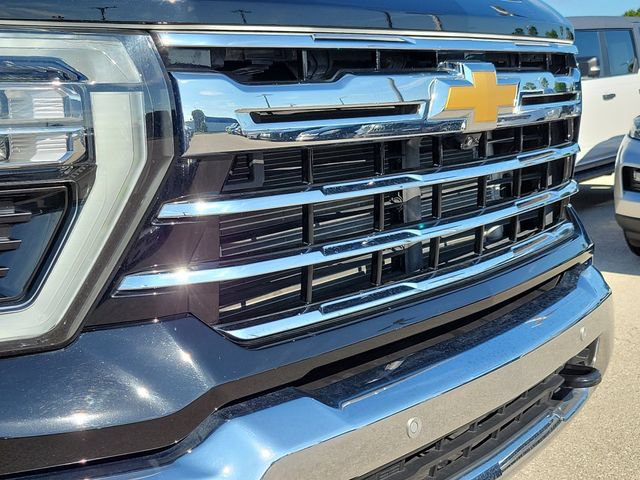 Used 2024 Chevrolet Silverado 2500 LTZ w/ LTZ Premium Package AWD/4WD image 17