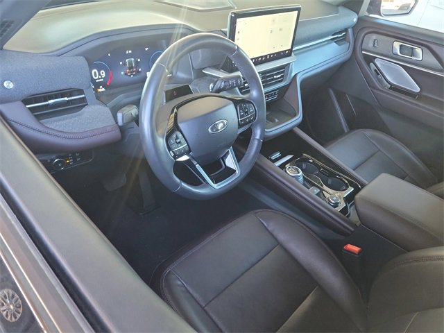 Certified 2025 Ford Explorer Platinum image 6