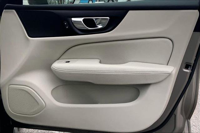 Used 2020 Volvo V60 T5 Cross Country w/ Protection Package Premier image 23