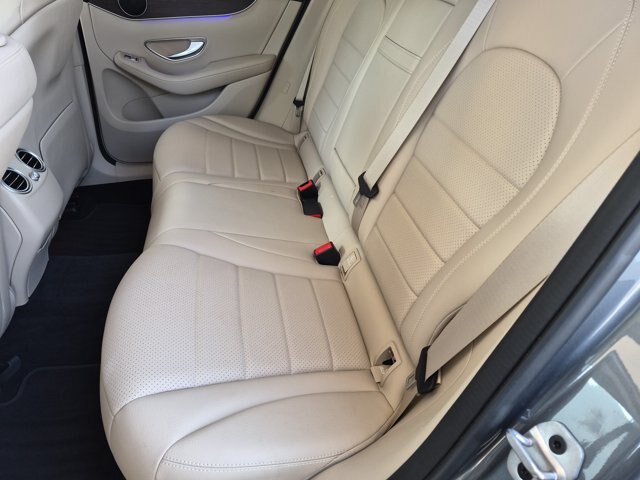 Used 2022 Mercedes-Benz GLC 300 4MATIC w/ Premium Package Lite image 29