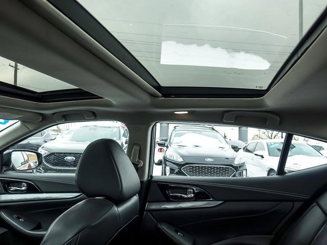 Used 2023 Nissan Maxima SL image 16