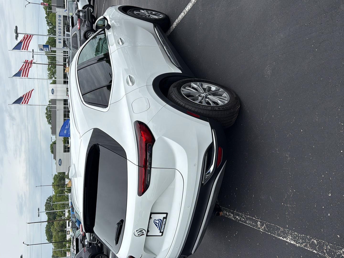 Used 2022 Buick Envision Preferred FWD image 16