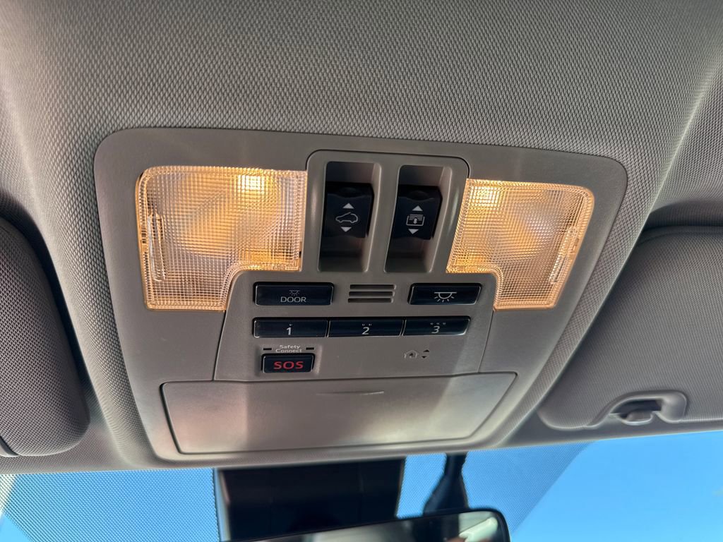 Used 2018 Toyota Highlander Limited Platinum AWD/4WD image 16