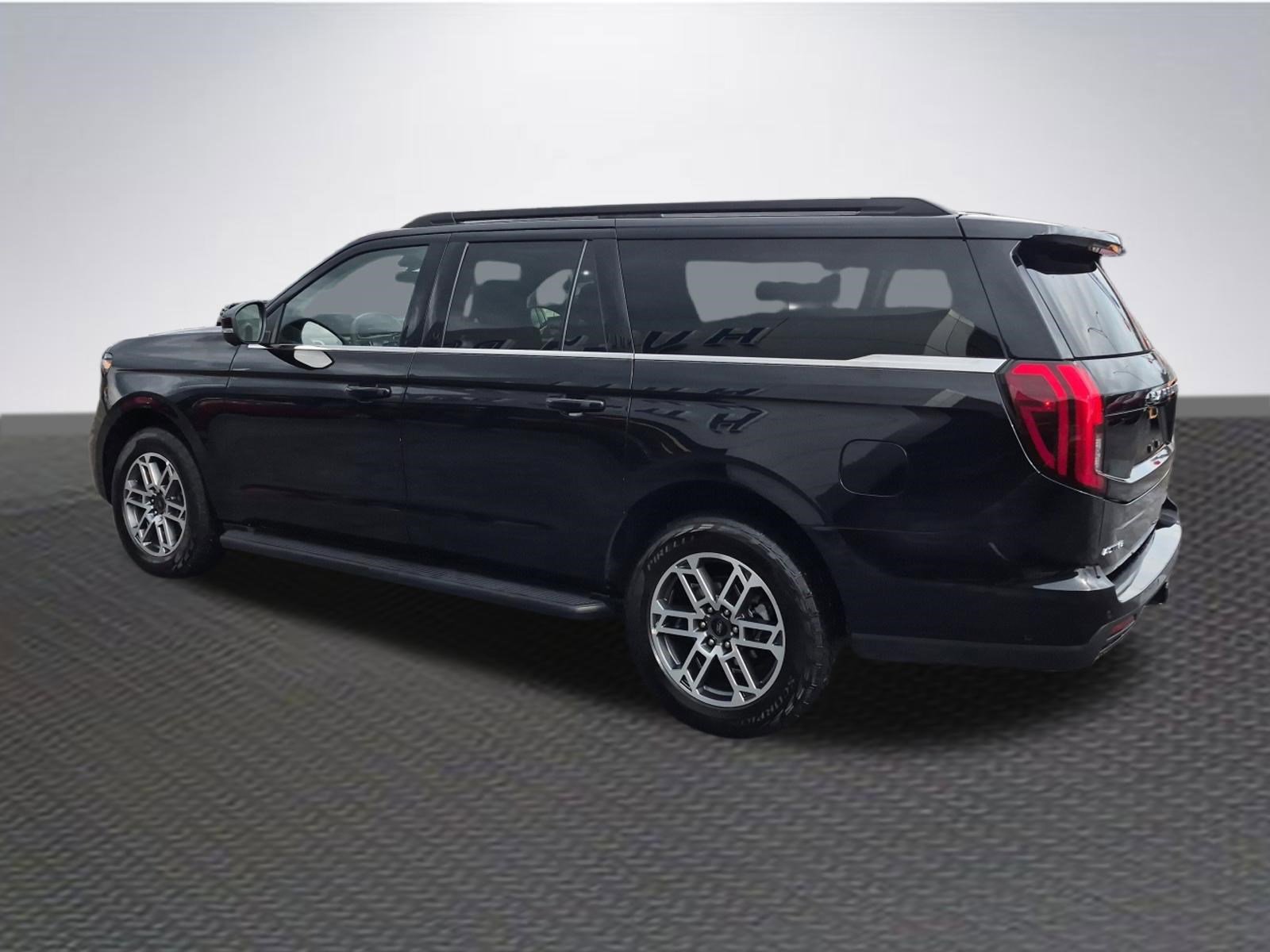 Certified 2025 Ford Expedition Max Active image 5