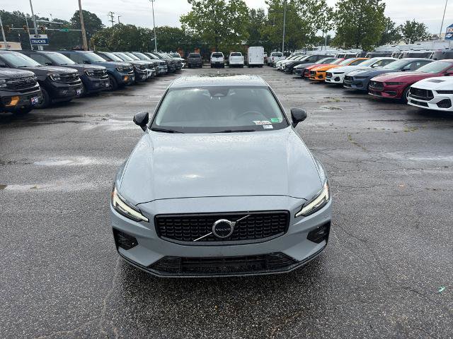 Used 2024 Volvo S60 B5 Plus AWD/4WD image 2