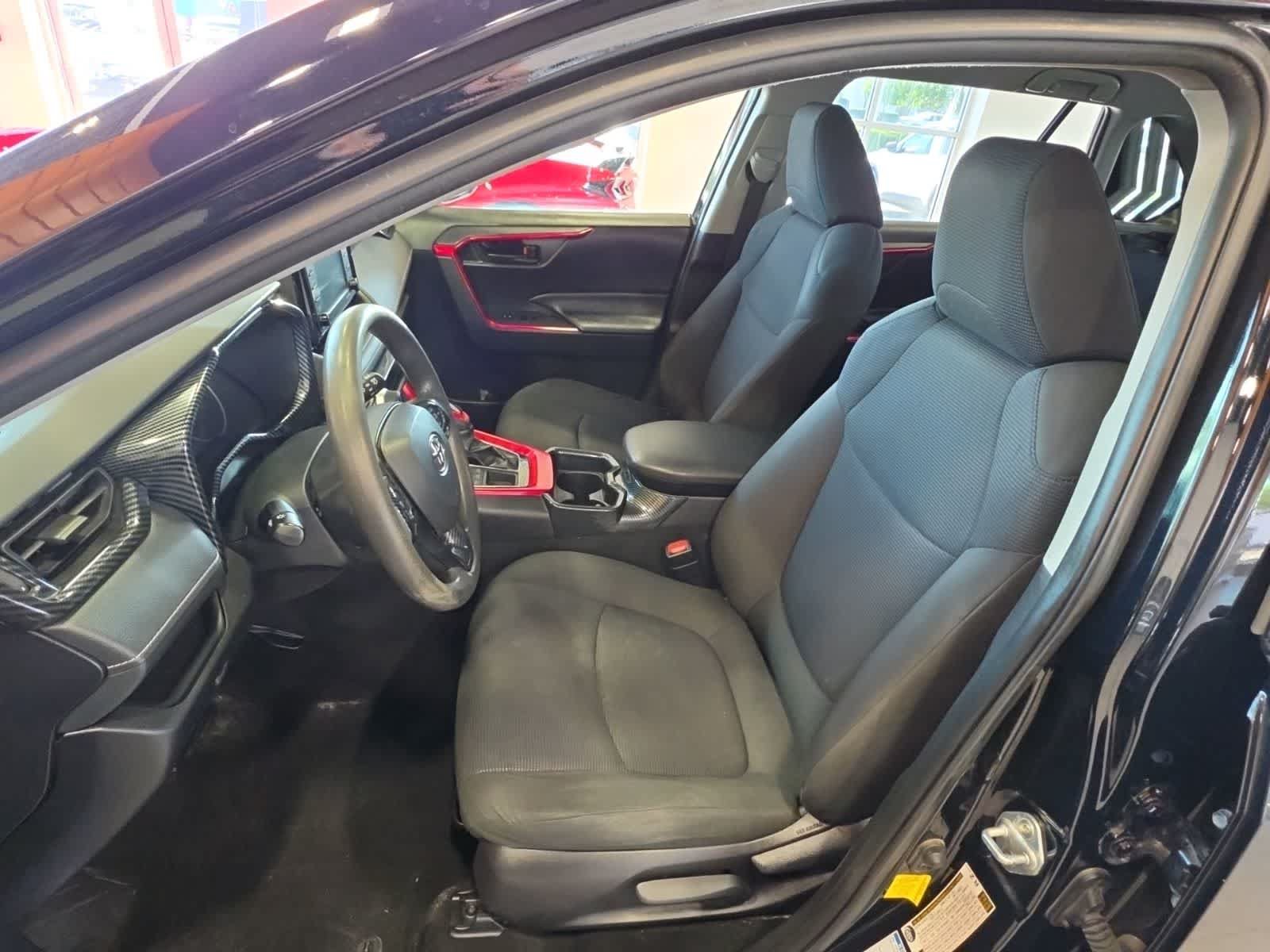 Used 2020 Toyota RAV4 LE w/ All Weather Liner Package AWD/4WD image 19