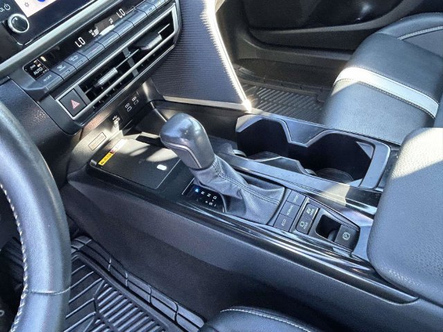 Used 2025 Toyota Camry SE FWD image 26